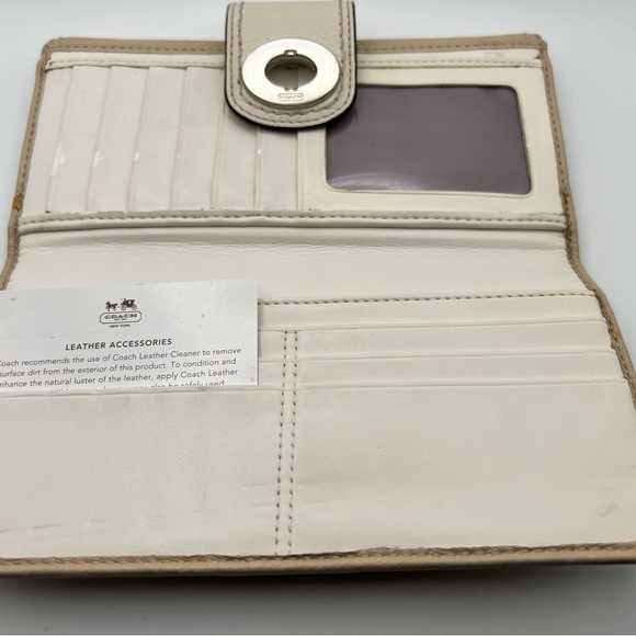 Coach Chanel Cream Leather Wallet - Picture 4 of 8